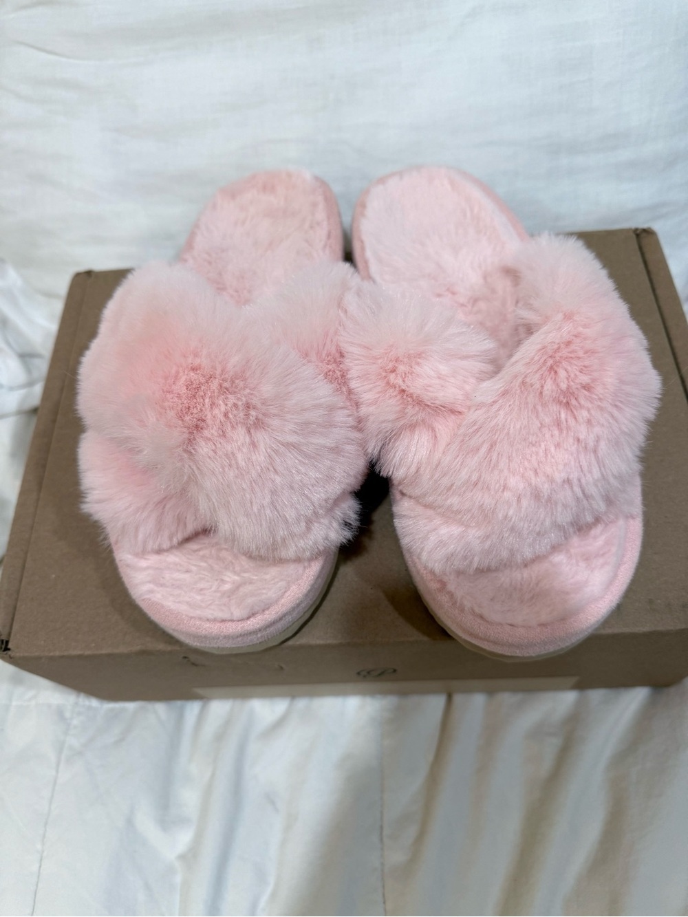 Comwarm Pink Faux Fur Slide Slippers for Women